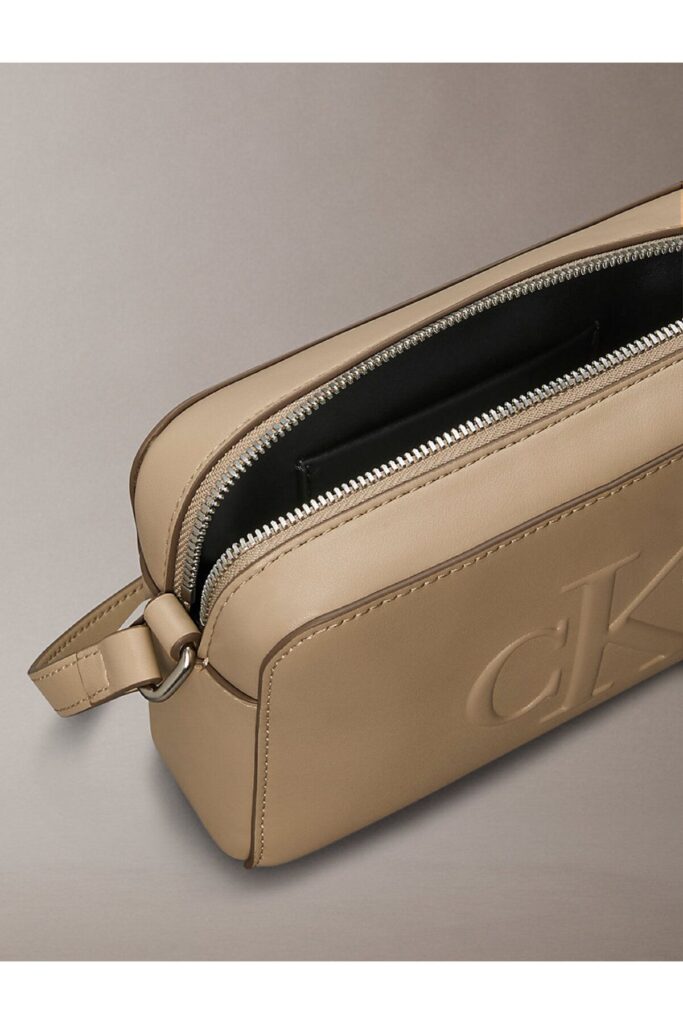 Calvin Klein Sculpted Ew Camera Bag